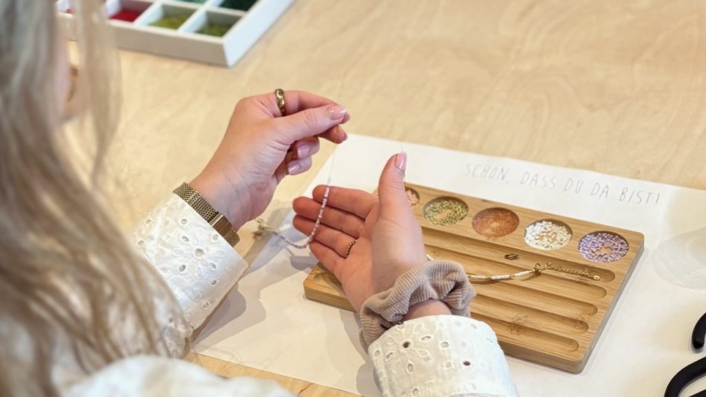 Das Herstellen von Schmuck im Workshop in Köln