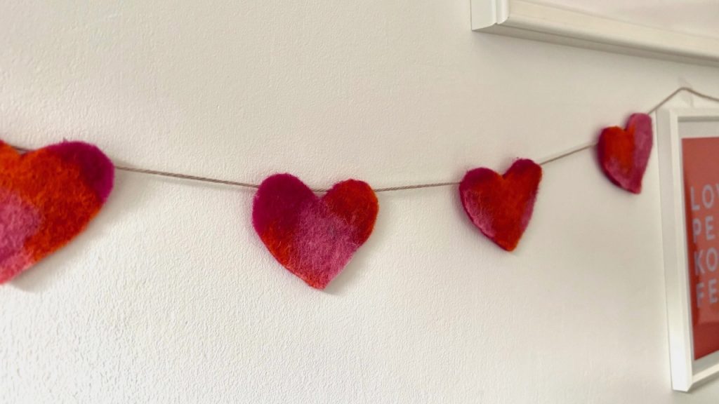 Girlande und Wimpelkette mit Herzen DIY Workshop